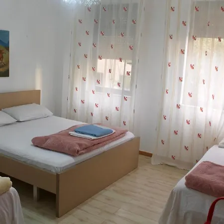 Hostel All Stars In Tirana