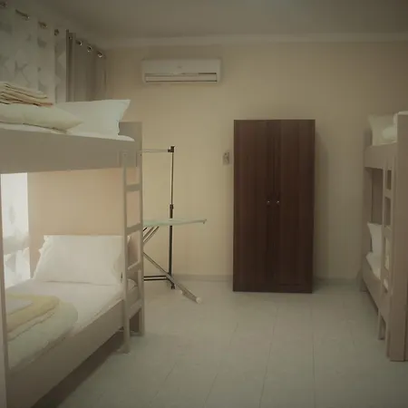 Hostel All Stars In *